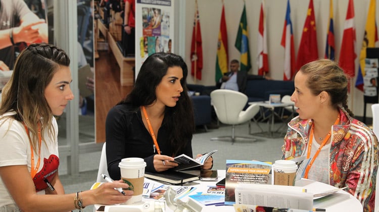 CV18_international-lounge_roundtable-discussion.jpg